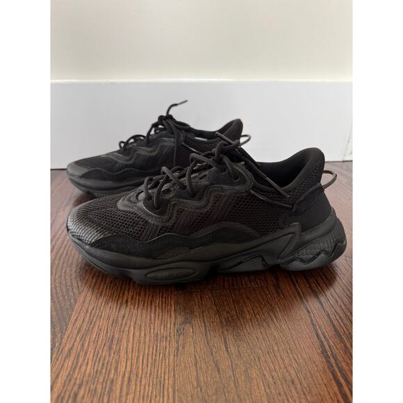 Adidas Ozweego Junior Sneakers 6 Triple Black Mesh Athletic Running Shoes EE7775 - Picture 4 of 8